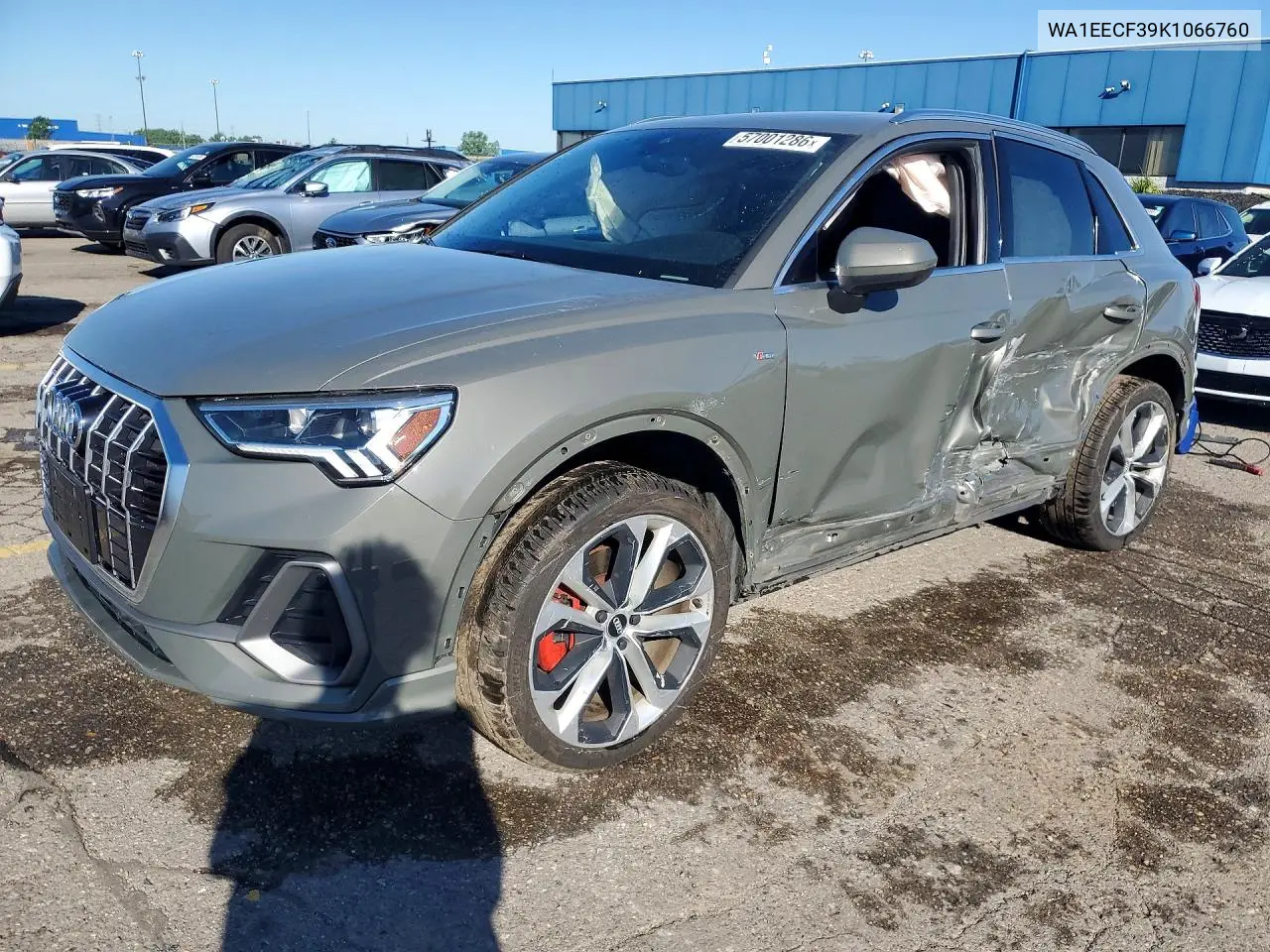 Audi Q3 (F3)