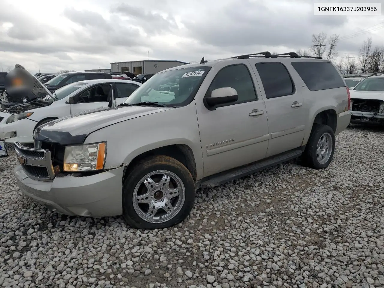 Chevrolet Suburban (XI)