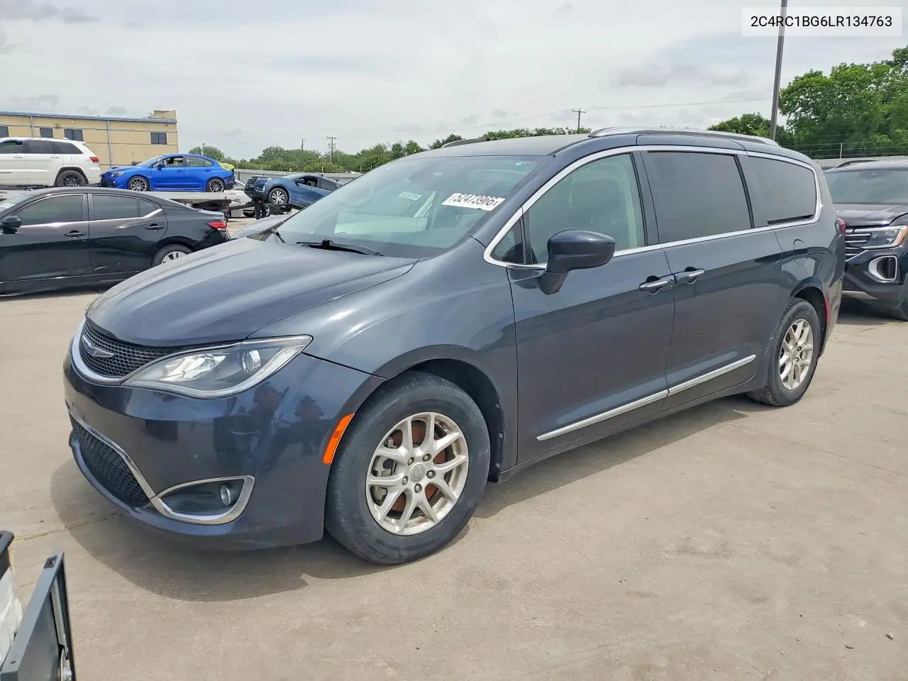 Chrysler Pacifica (RU)