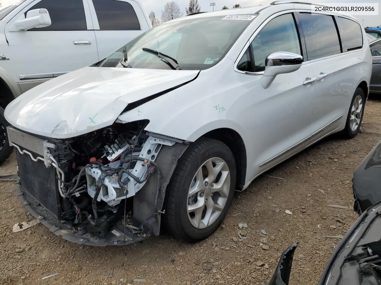 Chrysler Pacifica (RU)
