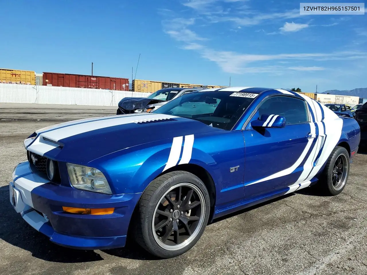 Ford Mustang (V)
