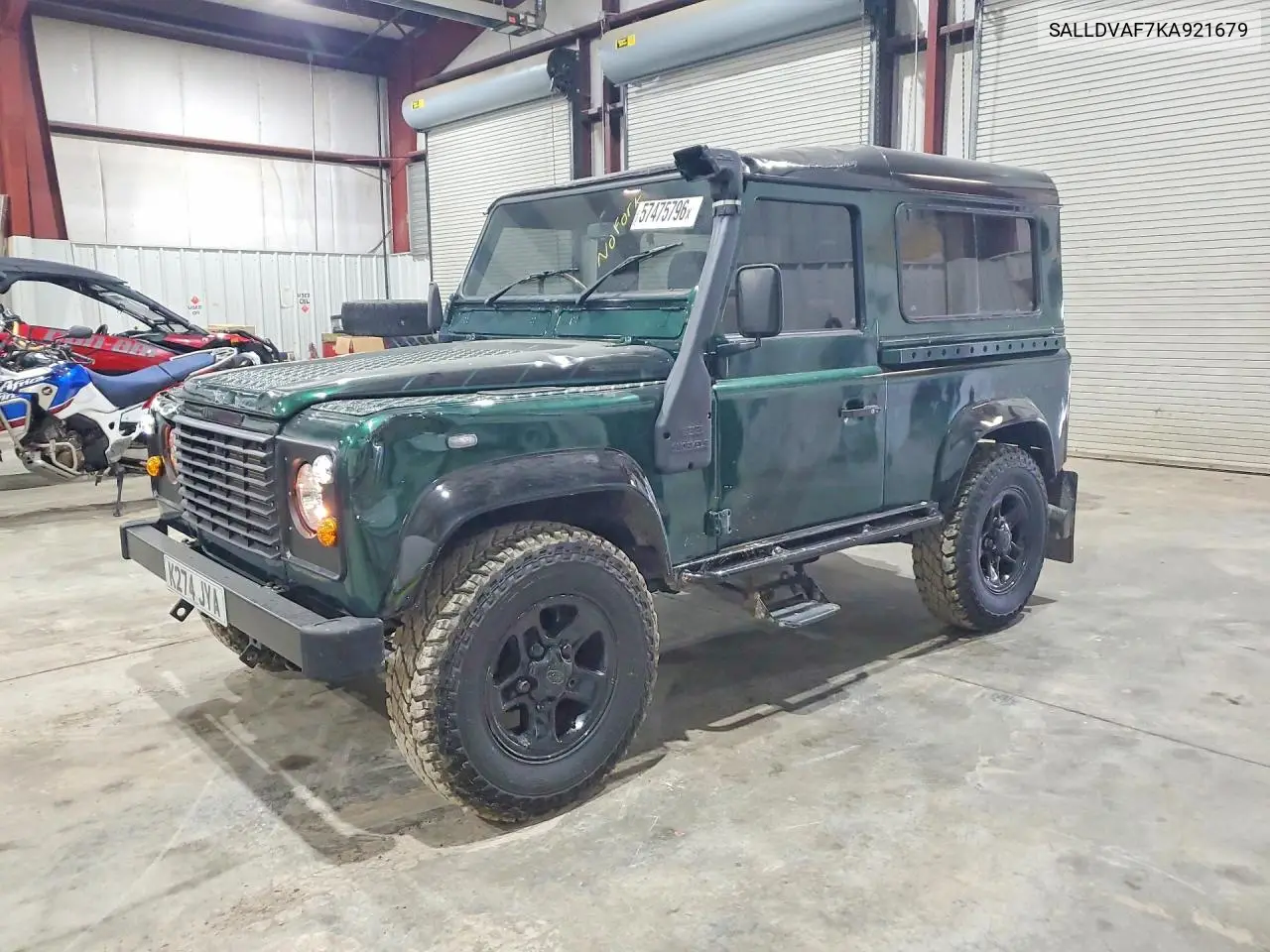 Land Rover Defender (Defender)