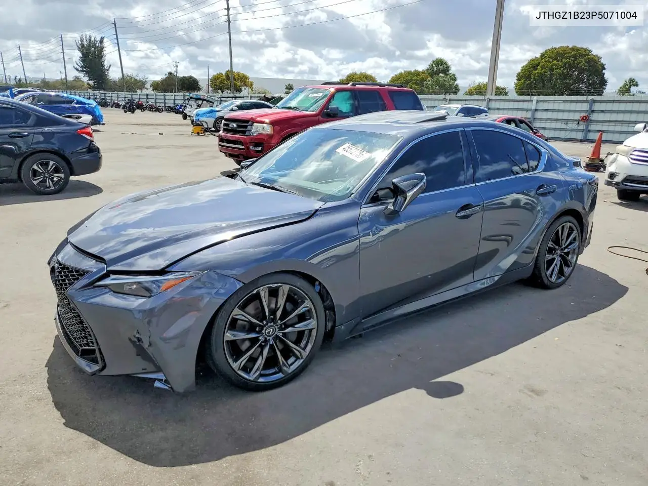 Lexus IS