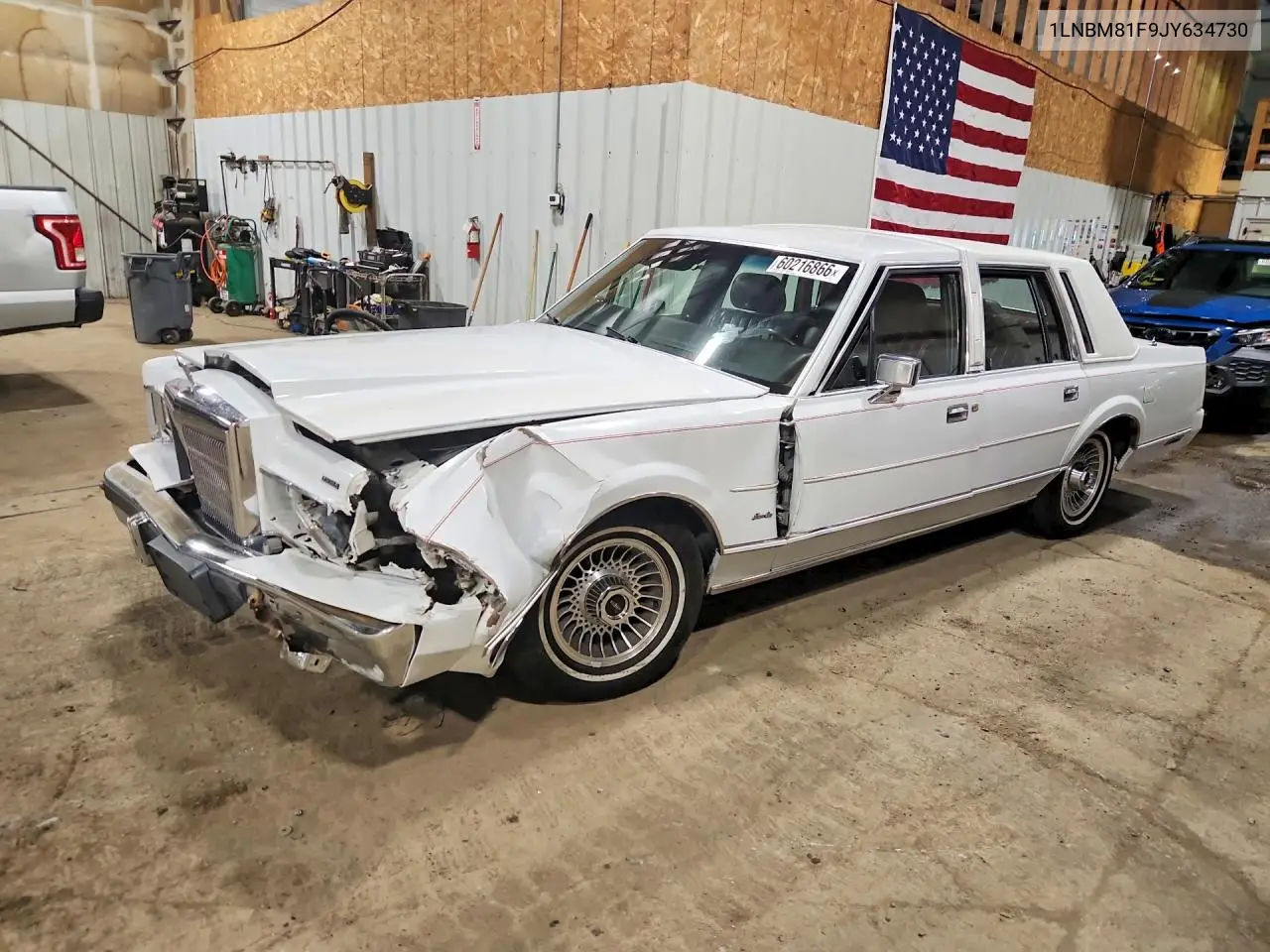 Lincoln Town Car (III)
