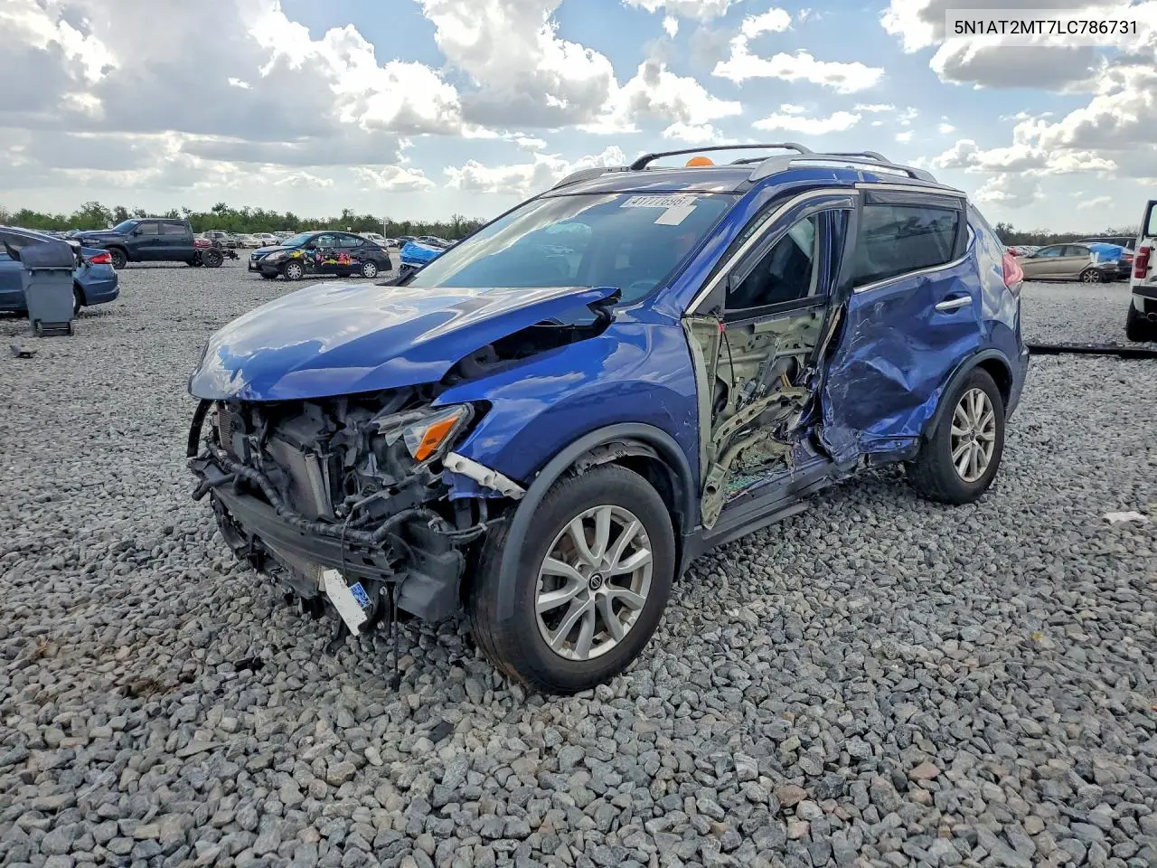 Nissan Rogue (II)