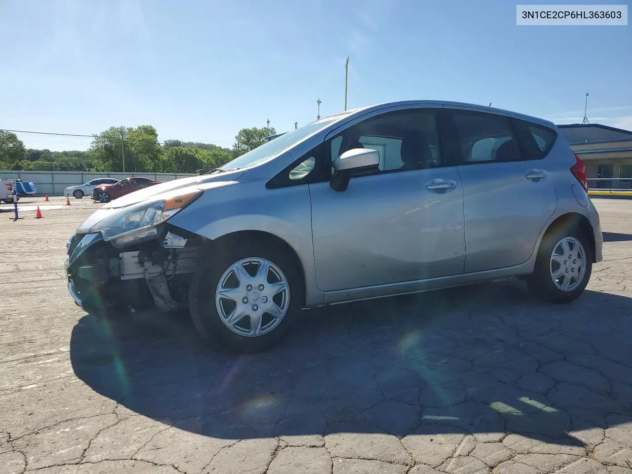 Nissan Versa (II)