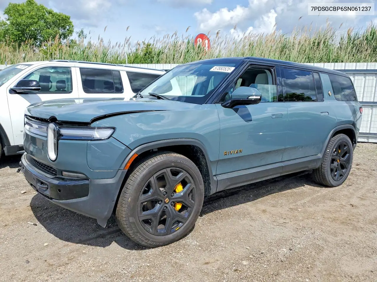 Rivian R1S