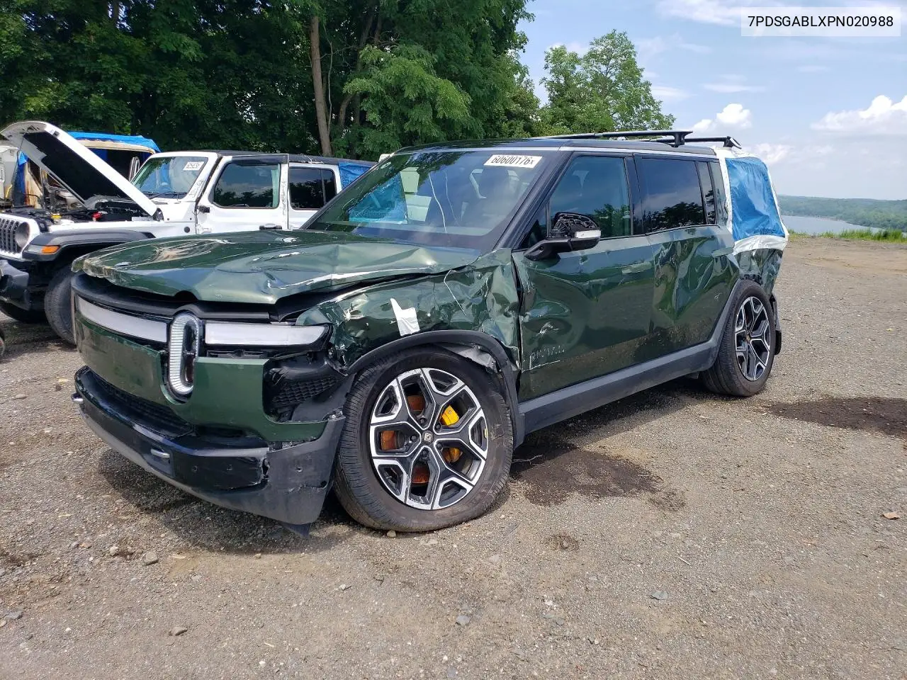 Rivian R1S