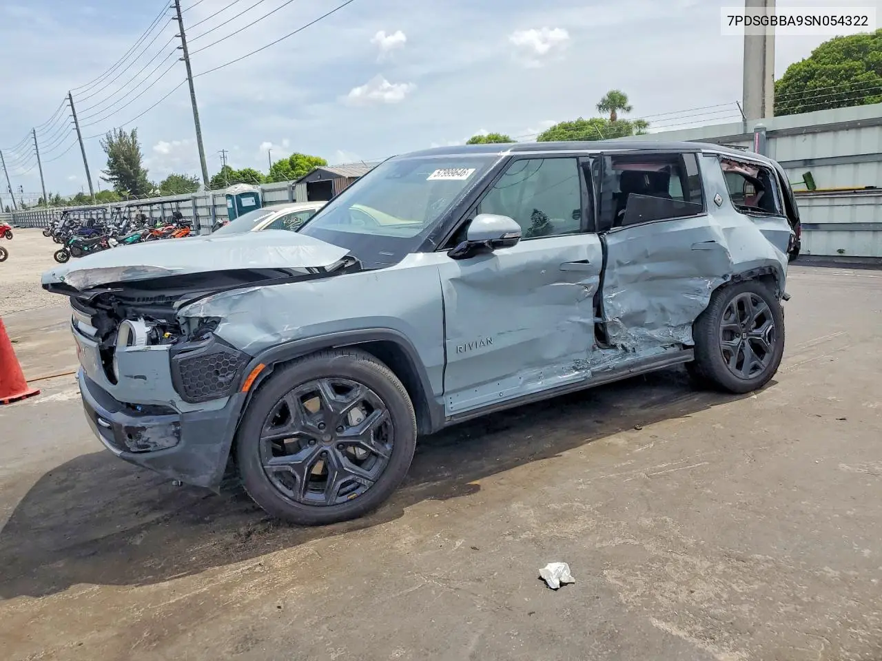 Rivian R1S