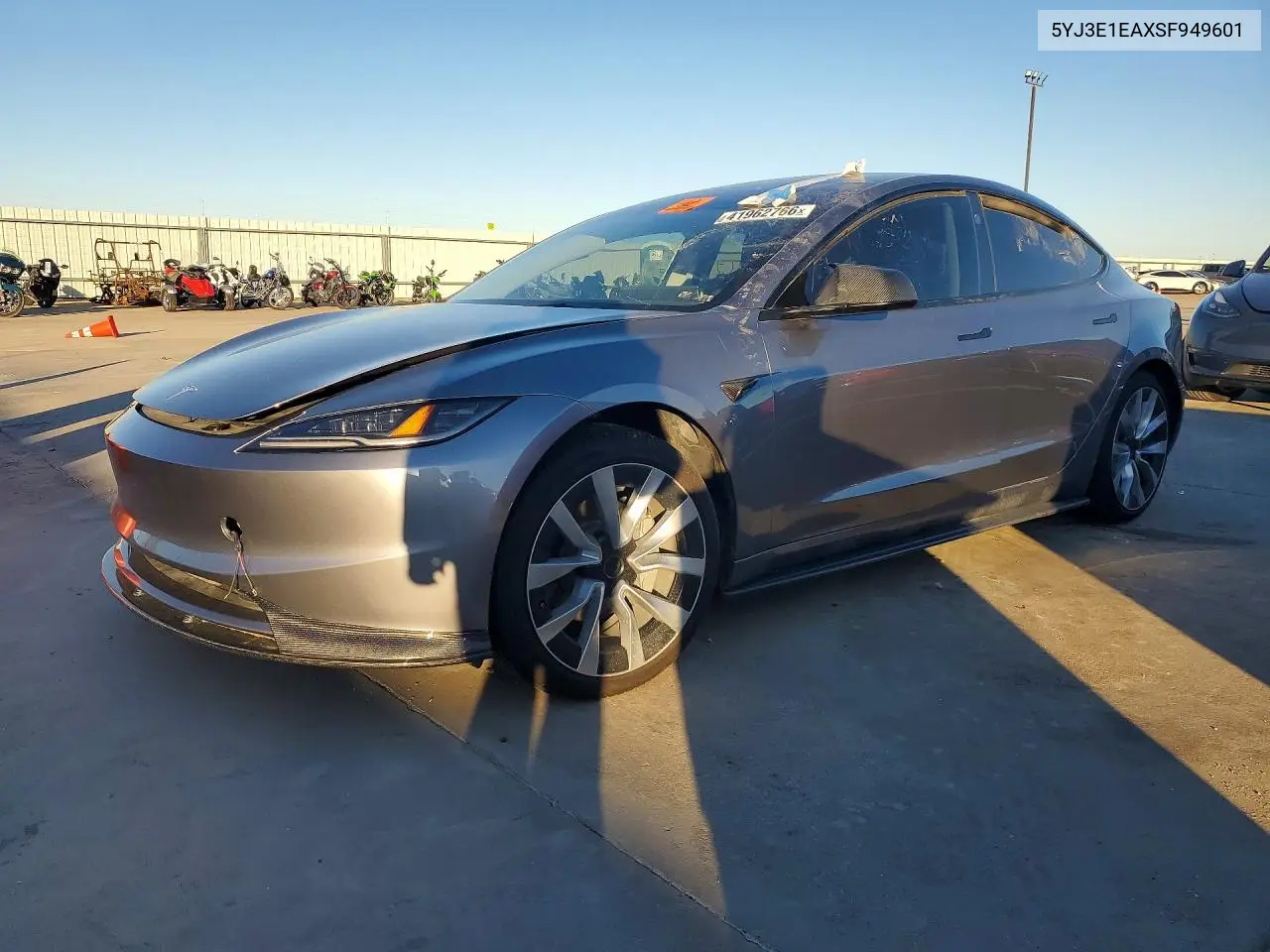 Tesla Model 3 (I)