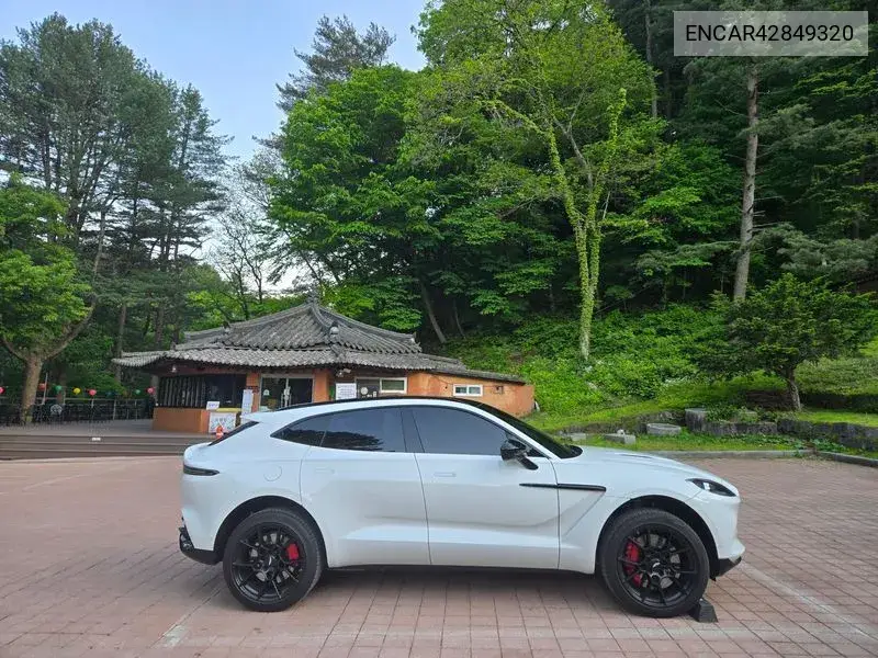 2022 Dbx 4.0 V8