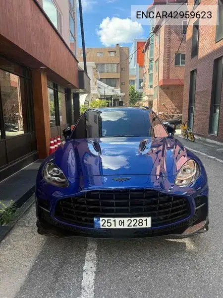 2023 Dbx 4.0 V8 707