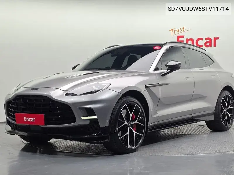2025 Dbx 4.0 V8 707
