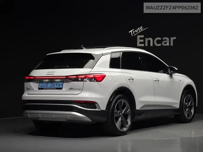 2023 Q4 E-Tron (F4) 40 Premium