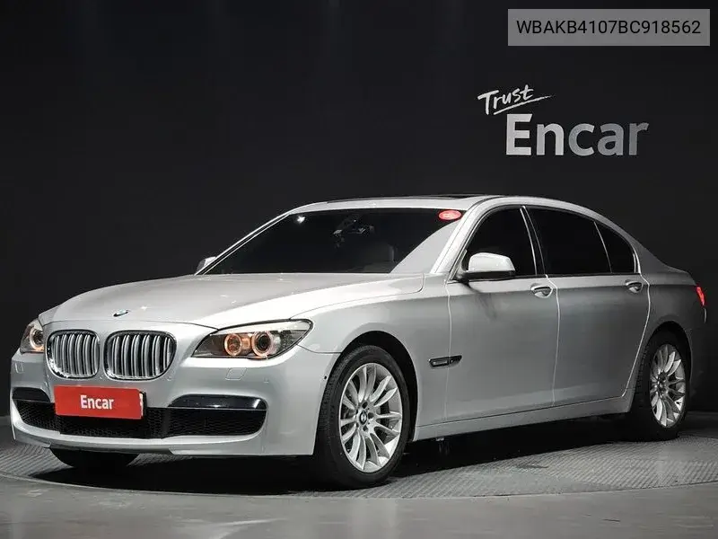 2011 7 Series (F01) 740Li M Sports