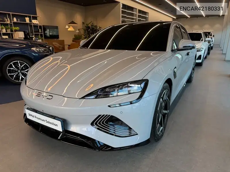 2025 Seal Dynamic Awd