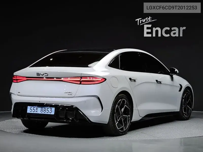 2025 Seal Dynamic Awd