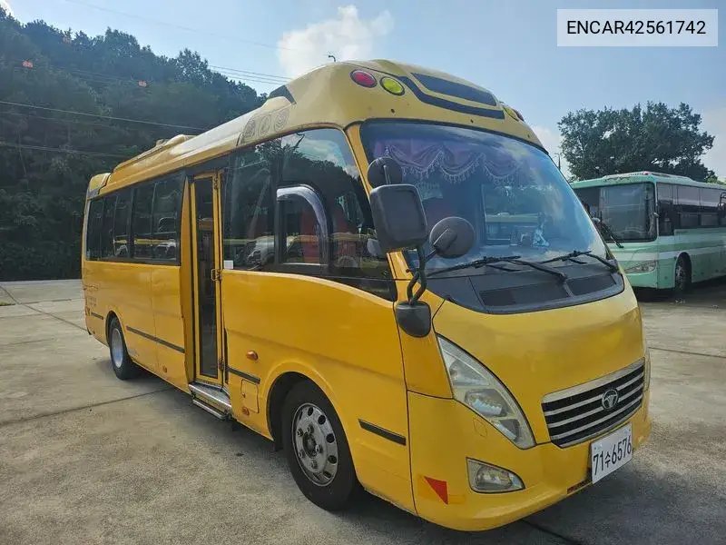 2014 Lestar 25-Seater