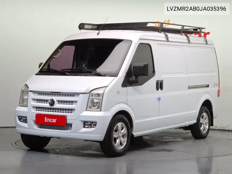 2018 C35 2-Seater Van Standard