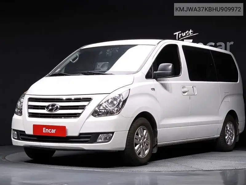 2017 Grand Starex 12-Seater Wagon Smart