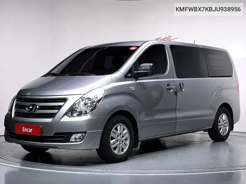 2017 Grand Starex 5-Seater Van Modern