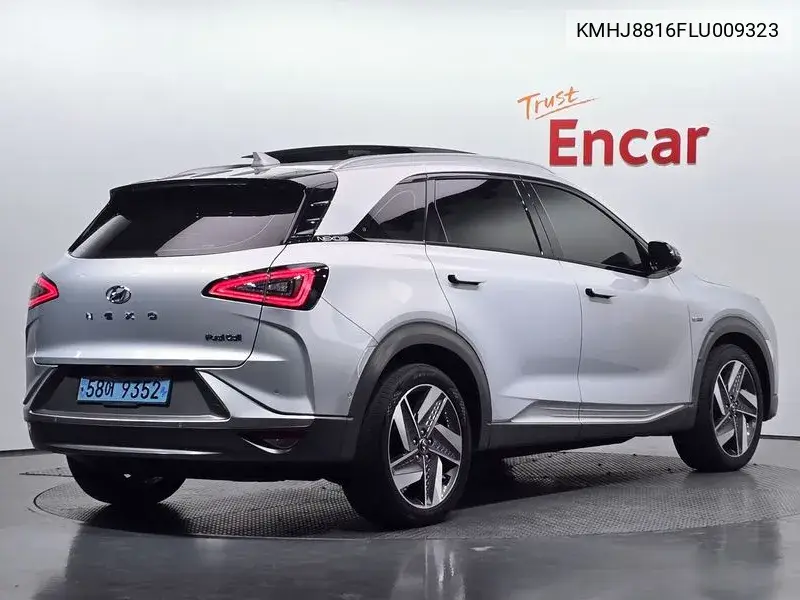 2020 Nexo Premium