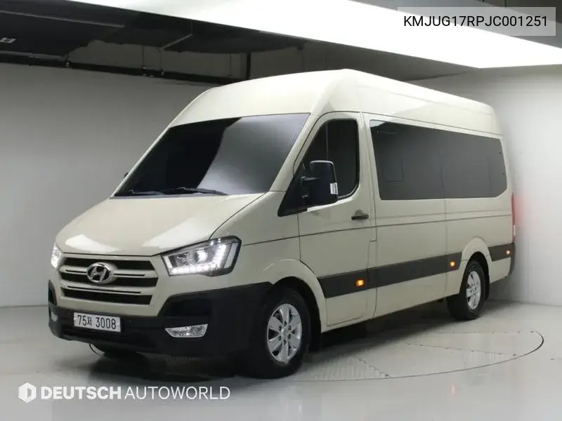 2017 Solati 15-Seater Luxury