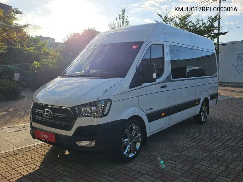 2019 Solati 15-Seater Luxury
