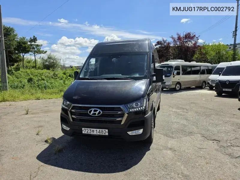 2019 Solati 15-Seater Luxury
