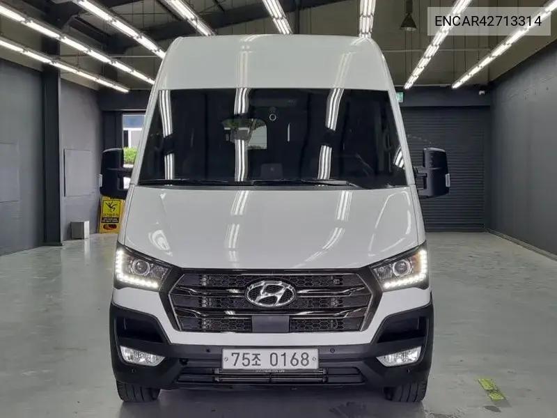 2019 Solati 15-Seater Luxury