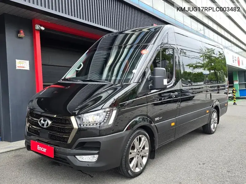 2020 Solati 15-Seater Luxury