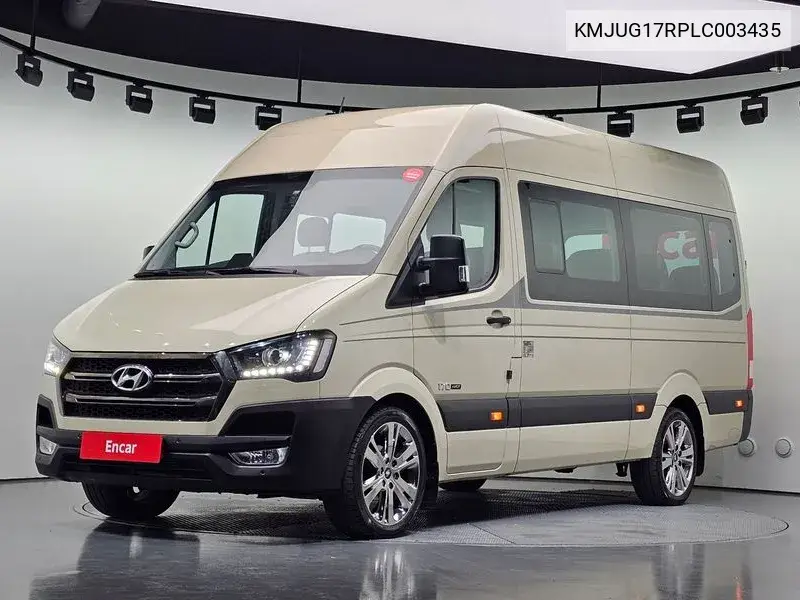 2020 Solati 15-Seater Luxury