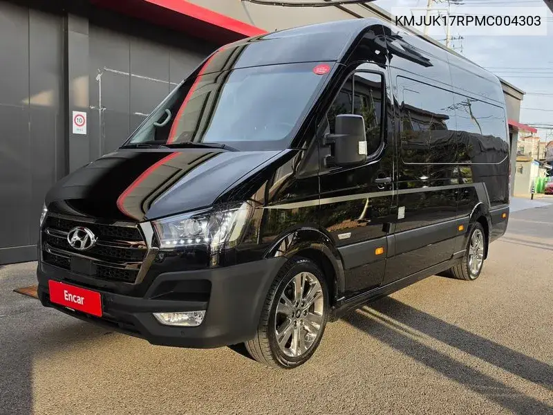 2021 Solati 11-Seater Luxury