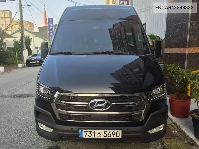 2022 Solati 15-Seater Luxury