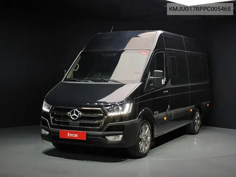 2023 Solati 15-Seater Luxury