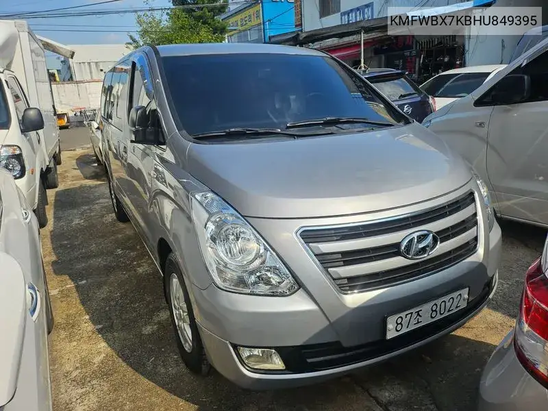 2016 Grand Starex 5-Seater Van Smart