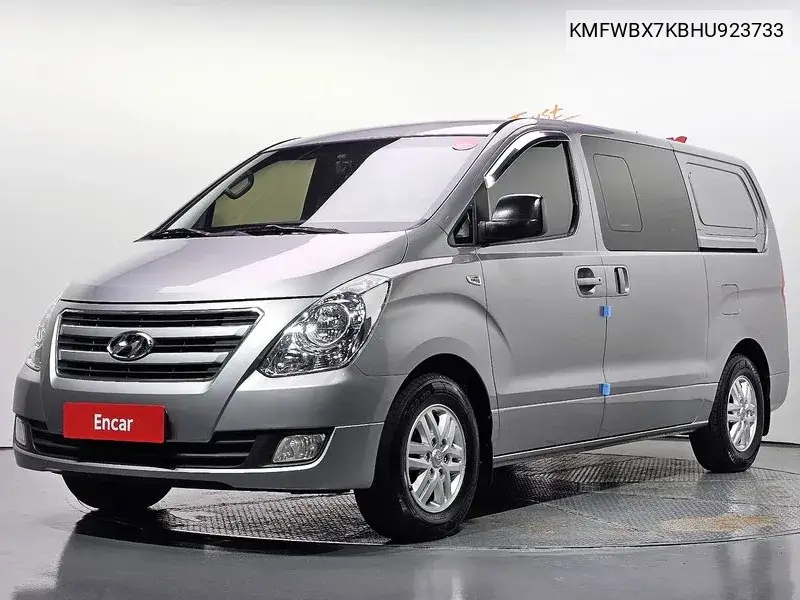 2017 Grand Starex 5-Seater Van Smart