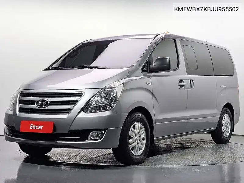 2017 Grand Starex 5-Seater Van Modern