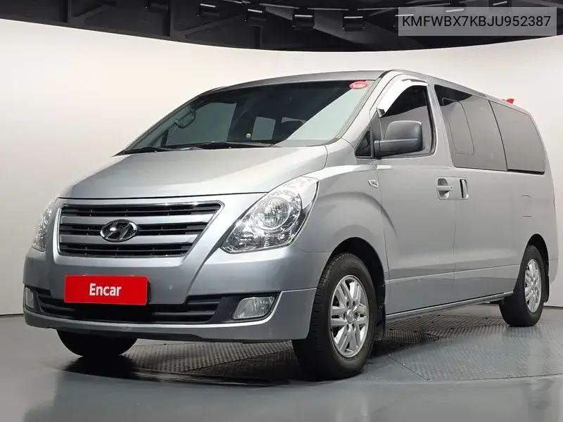 2017 Grand Starex 5-Seater Van Smart