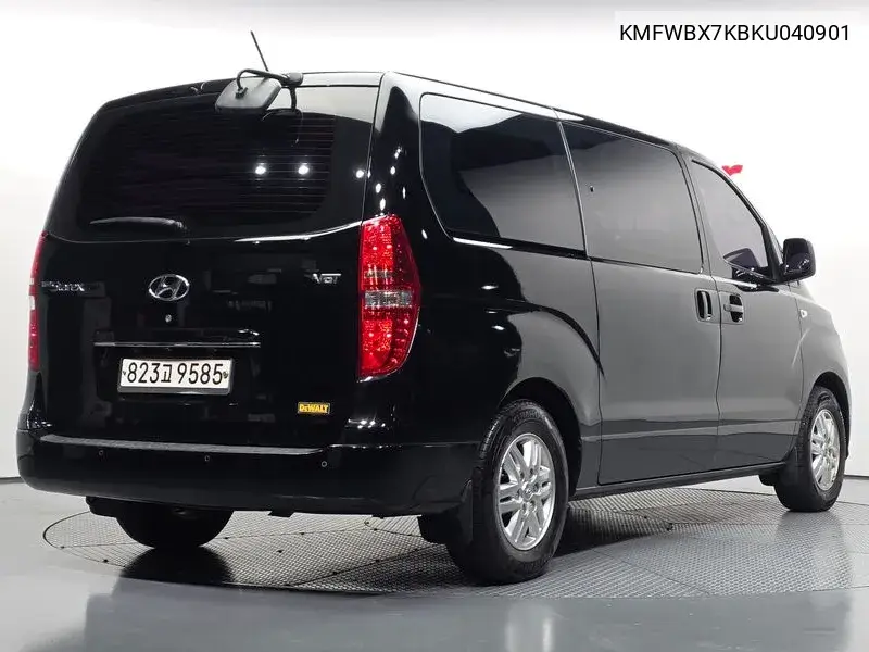 2018 The New Grand Starex Van 5-Seater Modern