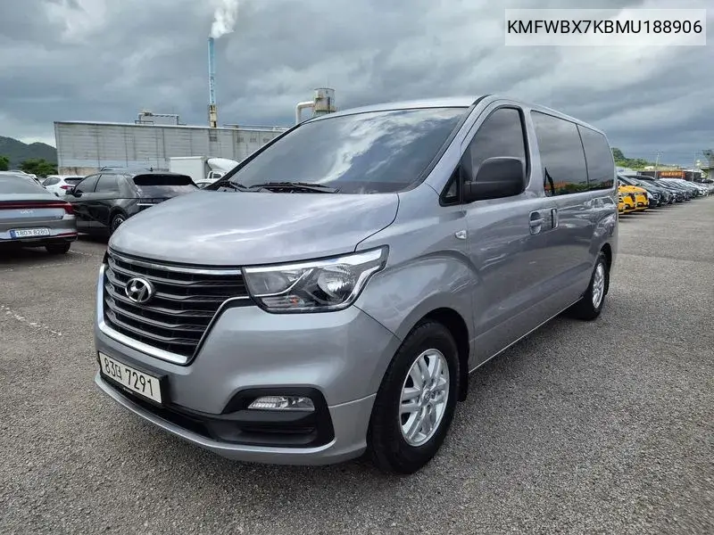 2021 The New Grand Starex Van 3-Seater Smart
