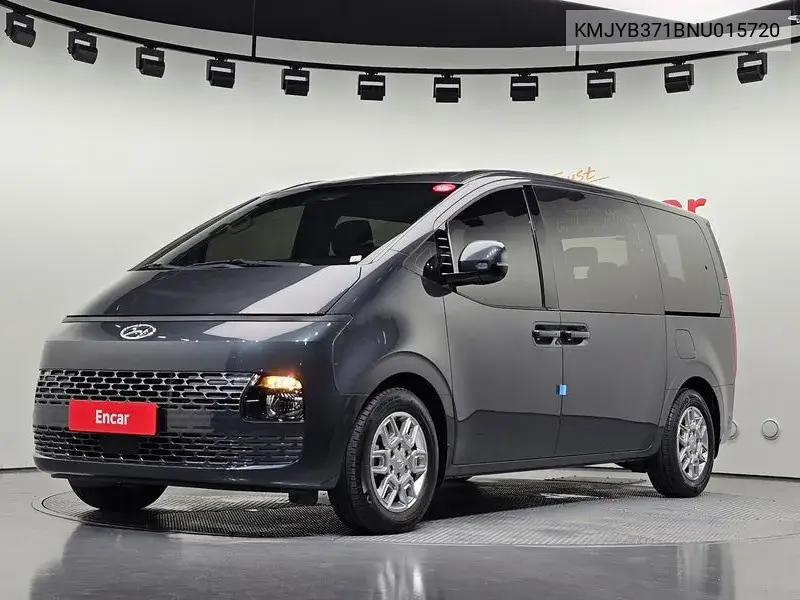2021 Staria Tourer 11-Seater Modern