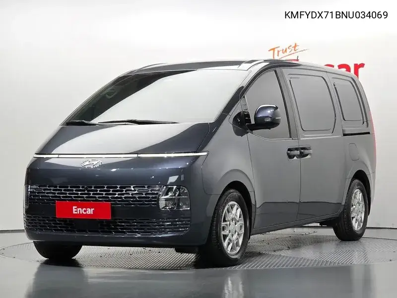 2022 Staria Cargo 3-Seater Modern