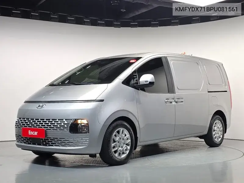 2022 Staria Cargo 3-Seater Modern