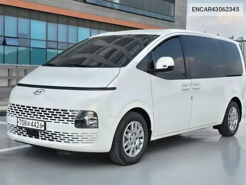 2022 Staria Tourer 11-Seater Modern