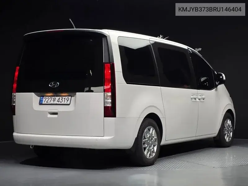 2023 Staria L3.5 Tourer 11-Seater Modern