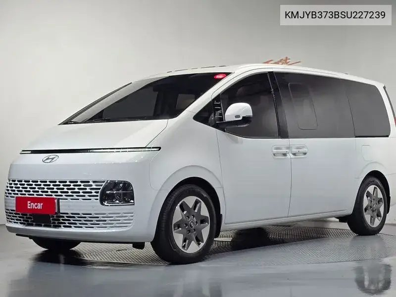 2025 Staria L3.5 Tourer 11-Seater Modern