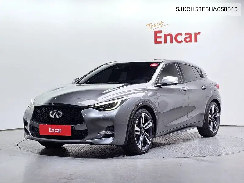 2017 Q30 2.0 Exclusive City Black