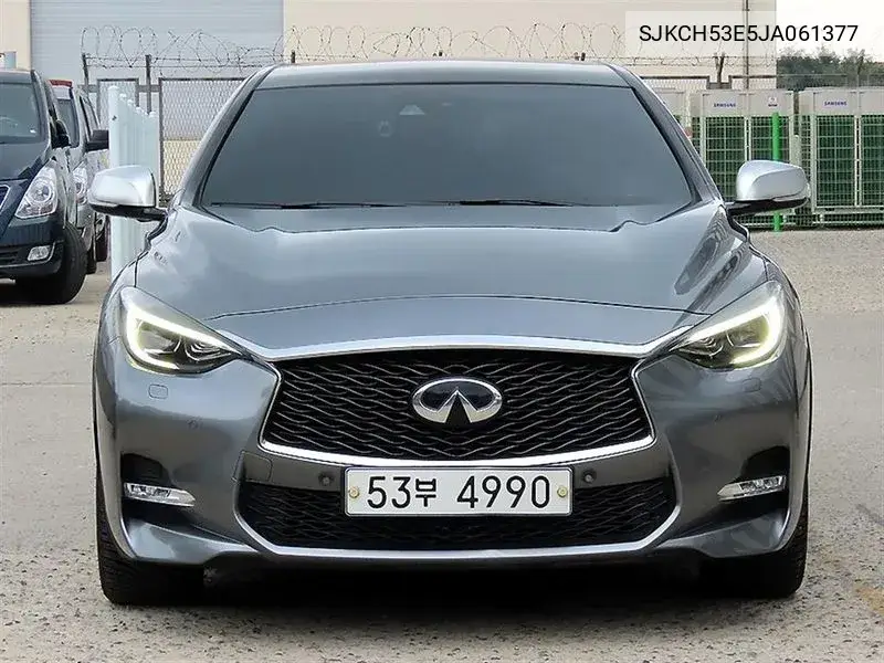 2018 Q30 2.0 Premium City Black