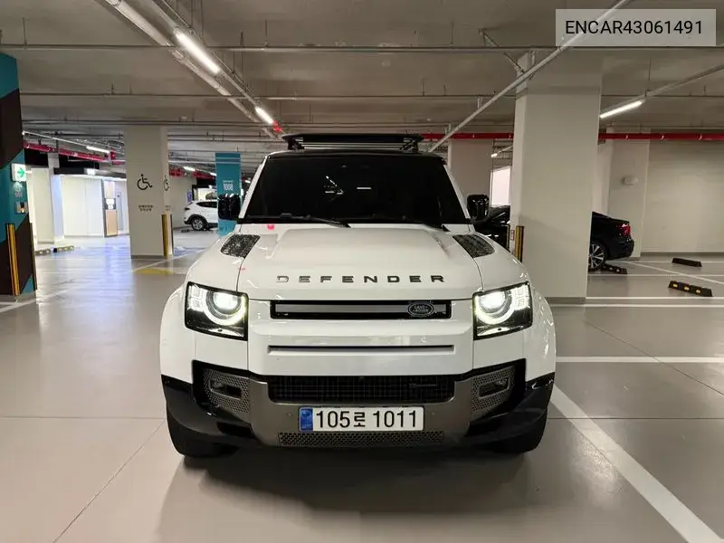 2023 Defender (L663) 110 P300 X-Dynamic Se